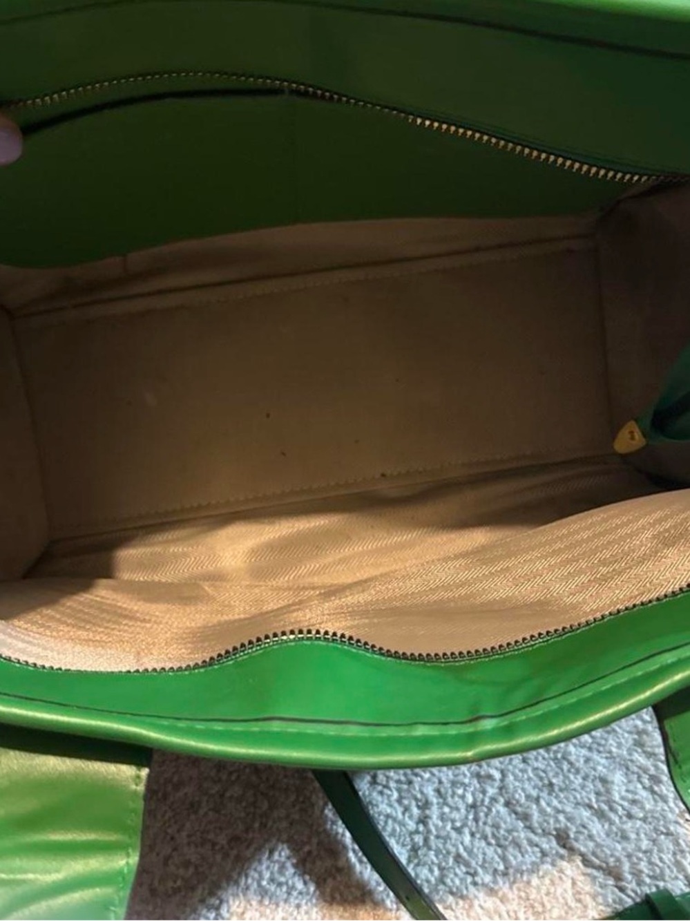 Marc Jacobs inspired Green Leather Embossed 'The Tote Bag' - Picture 4 of 4